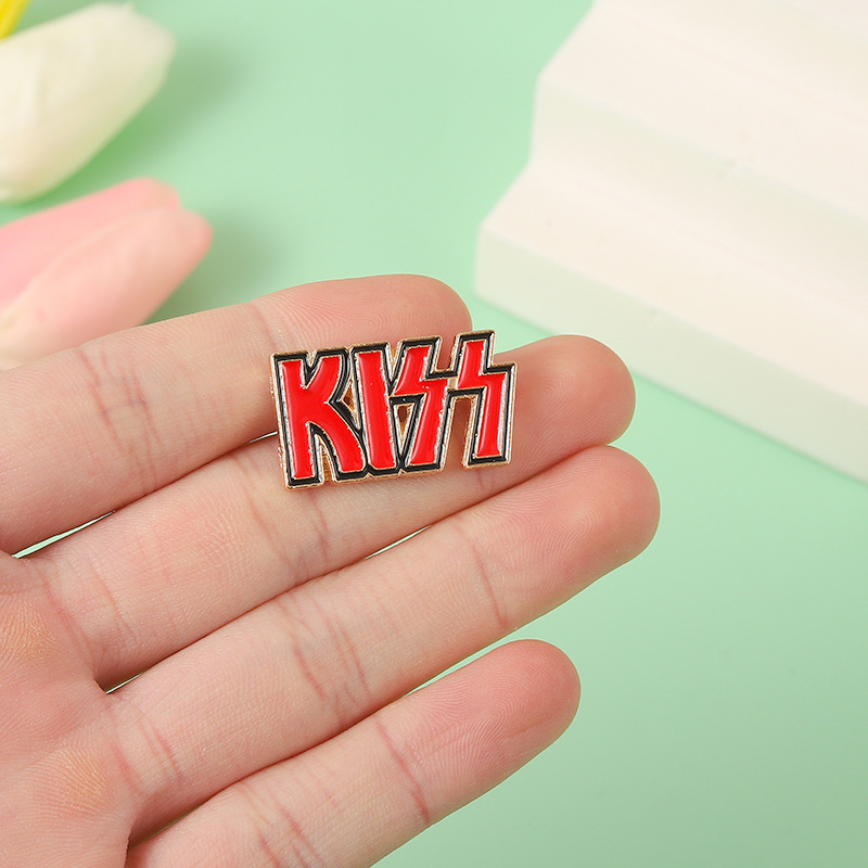 Embroidery Kiss - KISS band pin English letters KISS