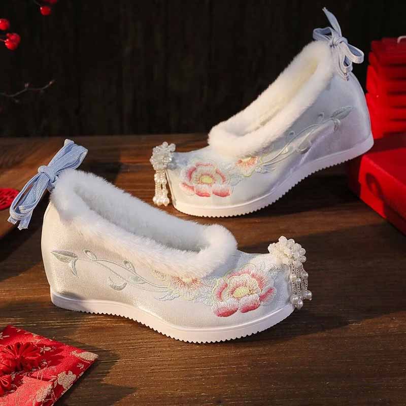 Embroidery Shoes - Women`s Plus Size 41# Hanfu Embroidered