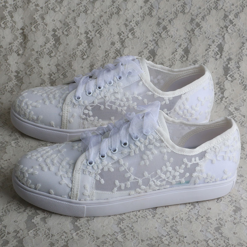 Wedopus White Sneakers for Wom - Embroidery Shoes 评论和价格