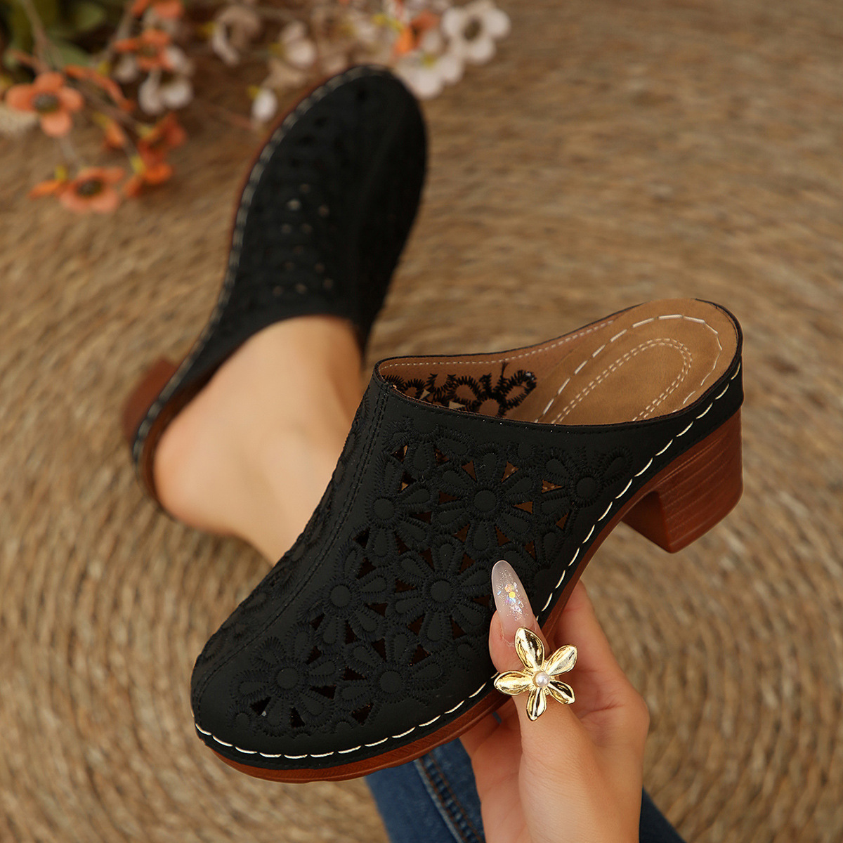 Women Floral Cutout Mules Clog - Embroidery Shoes 评论和价格